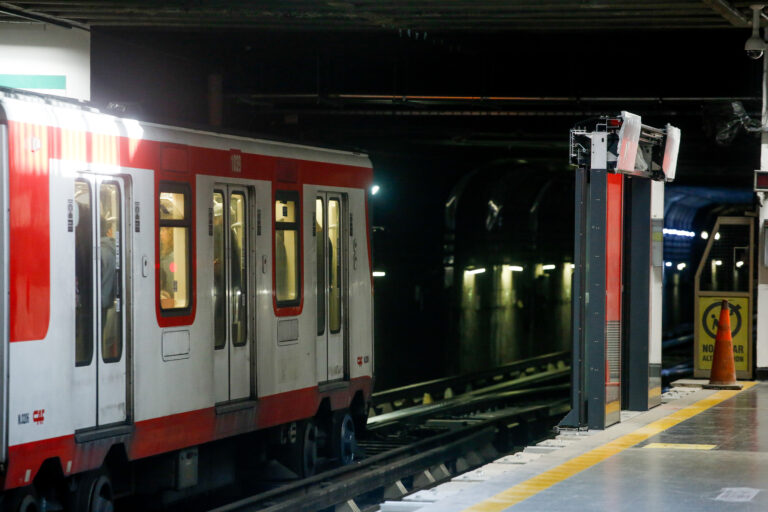 Metro reestablece su servicio en estaciones de la línea 1
