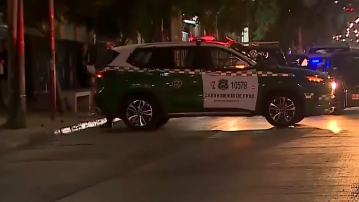 Cruzaba la calle junto a su madre: Bus interurbano se saltó luz roja y atropelló a niño en Independencia