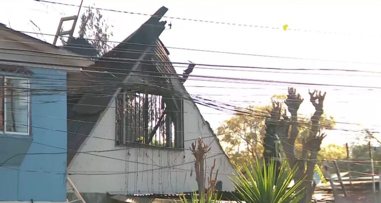 Tragedia en Estación Central: Adulta mayor murió tras voraz incendio en su vivienda