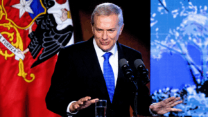 Desaprobación de pdte. Kast aumenta al 51% y 43% considera que el rumbo es incorrecto según Criteria