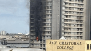 Incendio consumió departamento en edificio de San Miguel