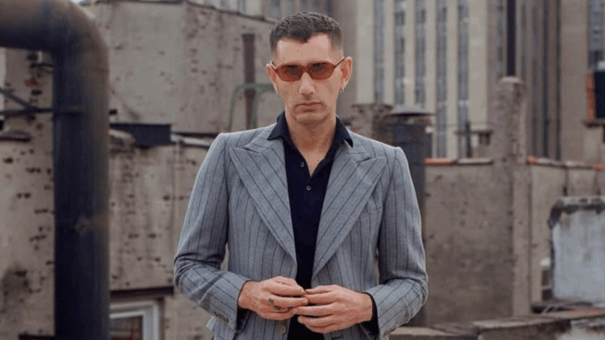 Alex Anwandter celebra 20 años de carrera con masivo concierto en el Movistar Arena