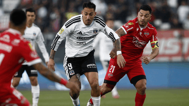Colo Colo goleó a Ñublense y se afirma en la cima de la Liga de Primera