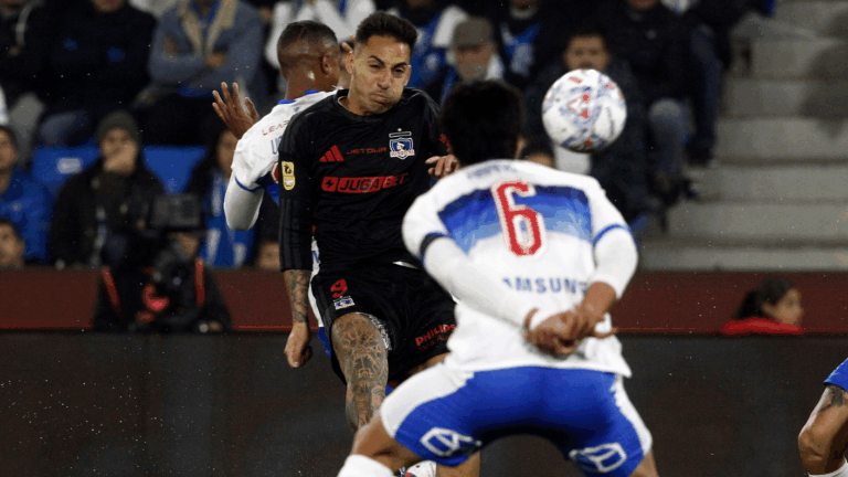 Colo Colo se queda con el clásico ante la UC y escapa en la cima de la Liga de Primera