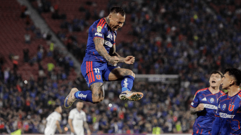 Con Vargas como héroe: La U vence a Deportes Concepción en el Nacional y despierta en la Liga de Primera