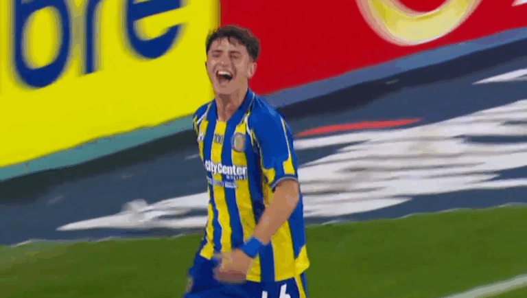 A puro rebote: Rosario Central logró la ansiada apertura de la cuenta ante Libertad en la Libertadores