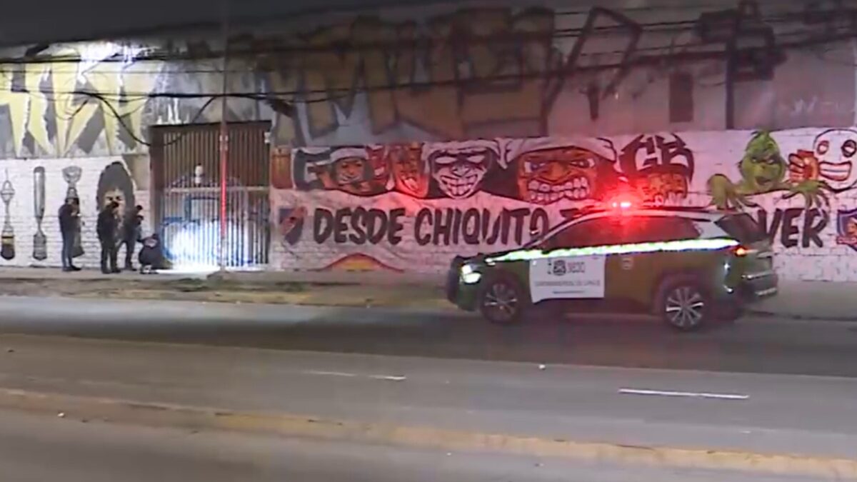 Actualizan estado de salud de barristas de Colo Colo baleados: Pintaban mural en La Pintana