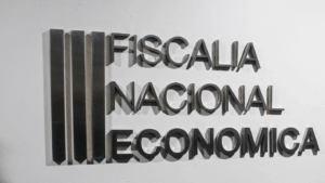 FNE acusa colusión entre Pluxee y Edenred en vales de alimentación y vestuario: Esta es la millonaria multa que exigen