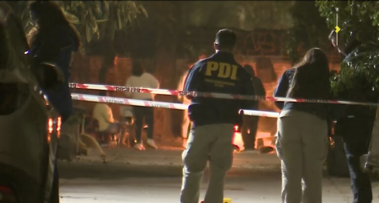 Hombre muere baleado tras salir a comprar a carrito de comida en Cerro Navia