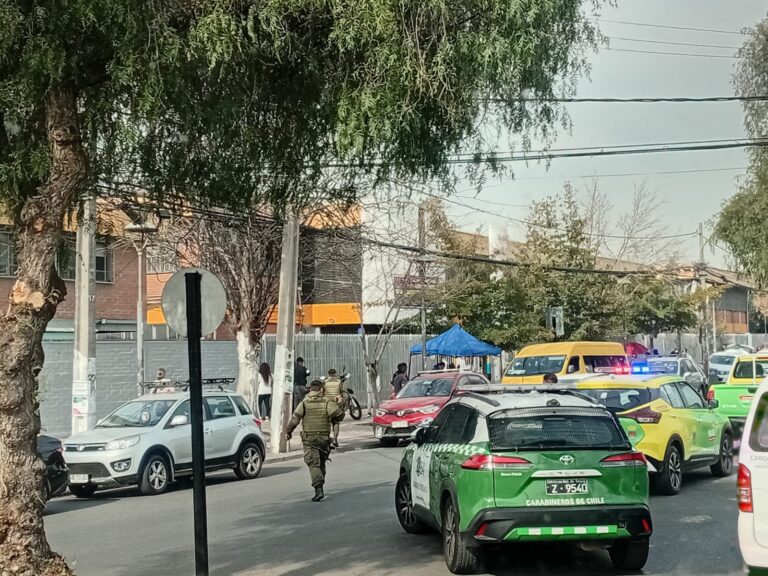 Alumna fue baleada fuera de su colegio en La Granja: Reportan que riña escolar habría terminado a disparos entre apoderados
