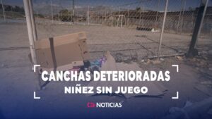 Niños y adolescentes no tienen lugar para jugar: Más de mil canchas en Santiago están deterioradas