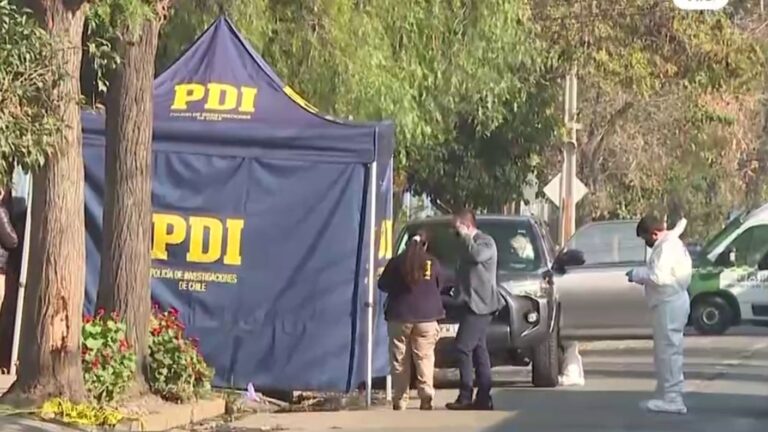 Investigan muerte adulta mayor en plena vía pública en La Cisterna: Habría intervenido en discusión
