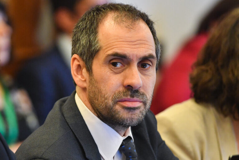 Exministro Grau presentó su defensa por acusación constitucional: Votación en sala sería este miércoles