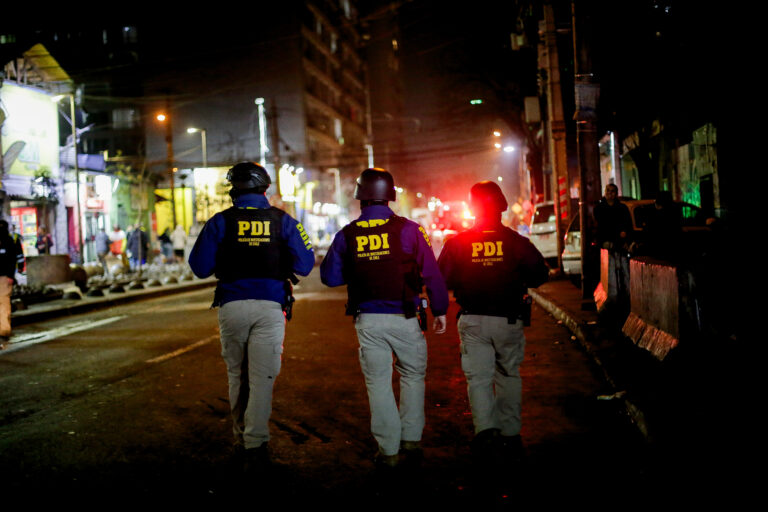 Santiago bajo fiscalización: 57 puntos intervenidos en masivo copamiento policial nacional