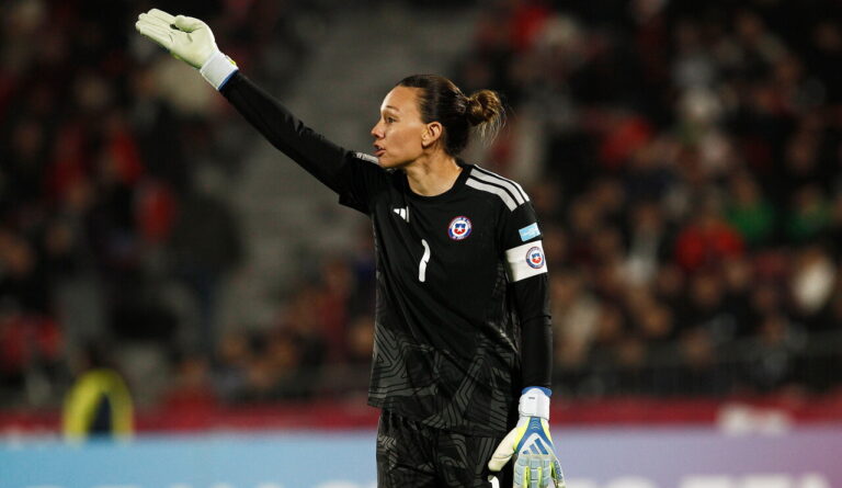 Christiane Endler se quiebra tras quedar sin opciones de ir al Mundial: 