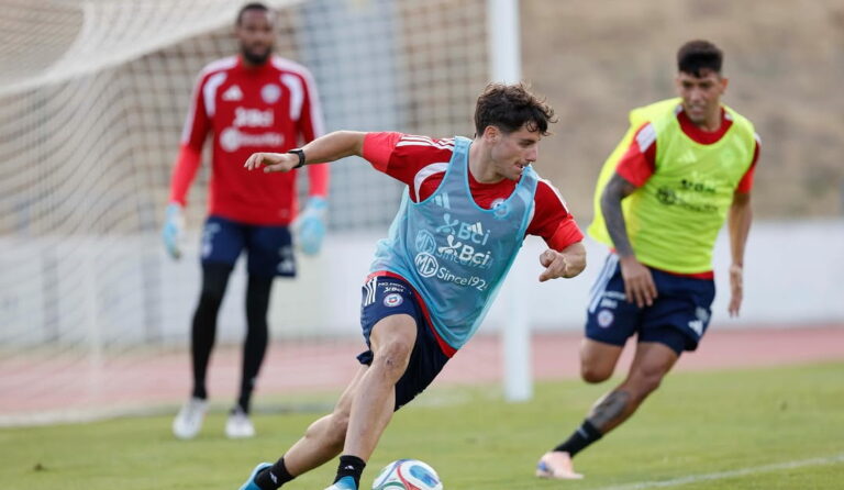 La Roja suma nueva baja: Clemente Montes no estará ante RD Congo por problemas de salud