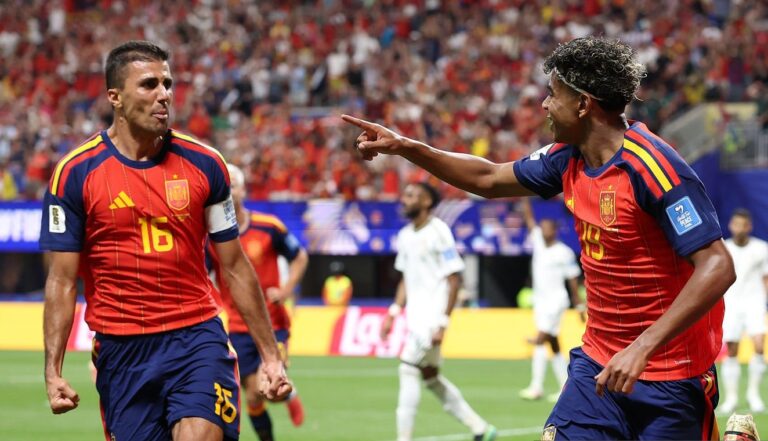 España despierta de la siesta y suma su primera victoria en el Mundial tras golear a Arabia Saudita