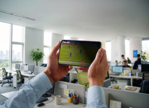 Fútbol a toda hora: La función del Galaxy S26 Ultra para ver partidos de reojo durante el trabajo