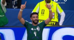 De pelota detenida: Arabia Saudita pone nervioso a Bielsa y se adelanta a Uruguay en el Mundial