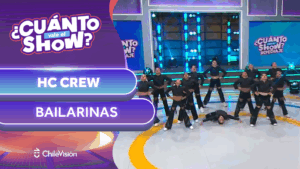 Doce bailarinas completamente coordinadas: Este grupo encendió la pista con feroz coreografía