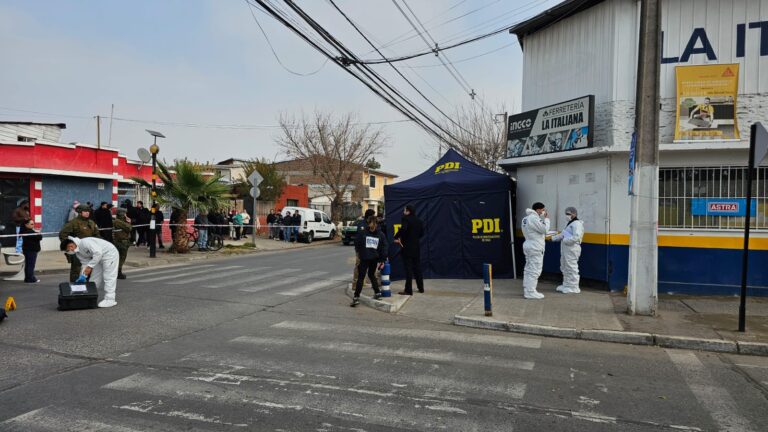 Hombre murió tras ser baleado al salir de su domicilio en Cerro Navia