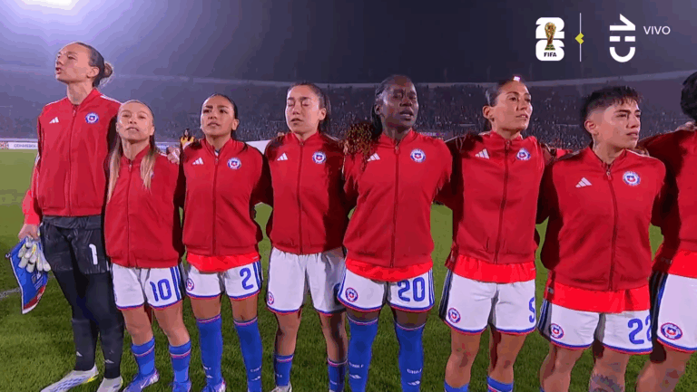 ¡Momento histórico y emotivo! Así sonó el himno de Chile ante Ecuador en el Estadio Nacional