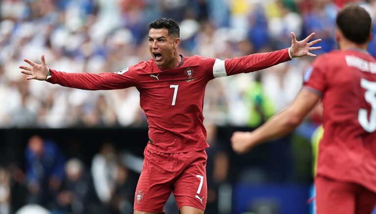 Portugal tumba a Uzbekistán con un histórico Cristiano Ronaldo y revive en el Mundial