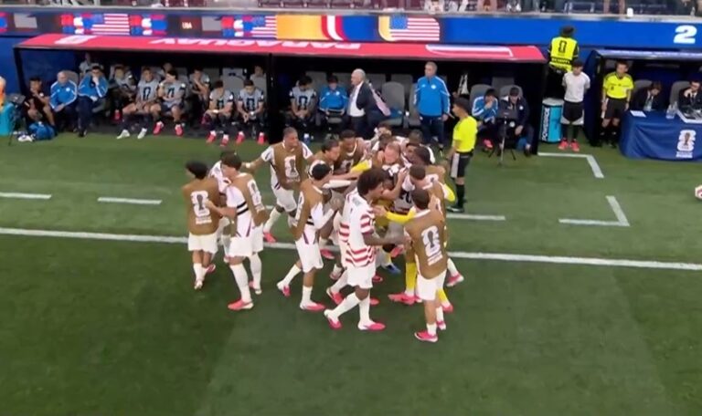 Estados Unidos sigue pegando a Paraguay y aumenta la ventaja con el gol de Folarin Balogun