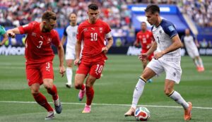 Suiza aprovechó un loco segundo tiempo y quedó a un paso de clasificar en el Mundial tras vencer a Bosnia