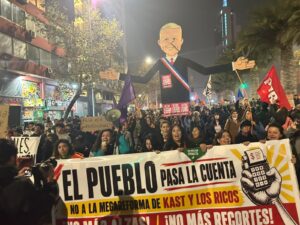 Marcha contra el Gobierno se toma la Alameda: Revisa los cortes y desvíos