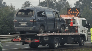 Volcamiento de furgón con trabajadores deja dos fallecidos en Ruta 5 Sur: Habrían al menos 6 lesionados