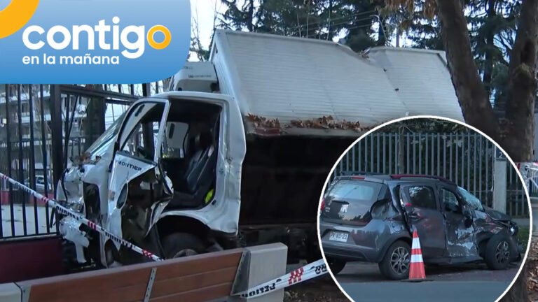 Accidente en Macul: Camión terminó incrustado en una reja tras colisionar con un automóvil