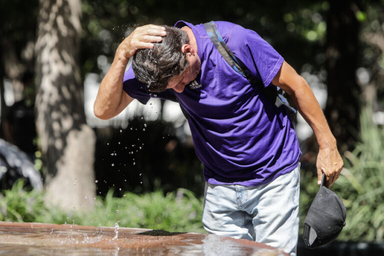 Hasta 35°C en pleno invierno: Emiten aviso por altas temperaturas en tres regiones del país
