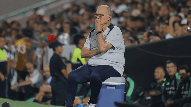 Marcelo Bielsa y Uruguay en crisis: Aseguran que hubo nuevo quiebre entre el DT y el plantel