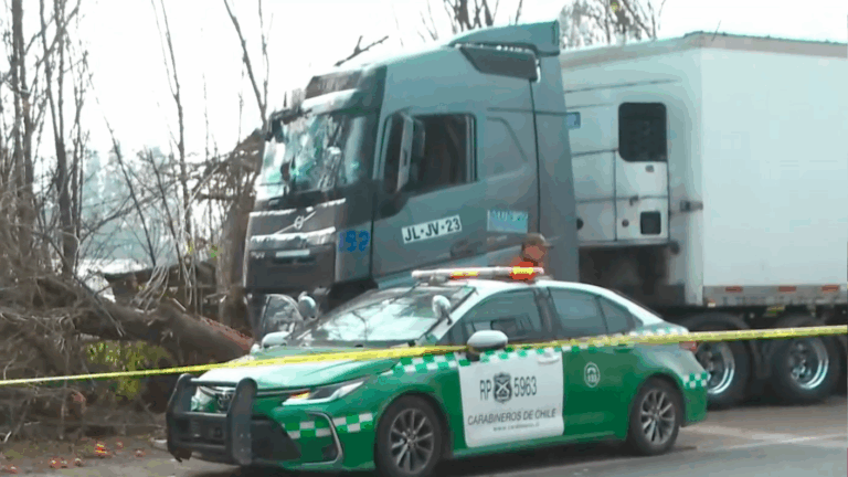 Robo de camión terminó en tiroteo y dos asaltantes detenidos en Paine