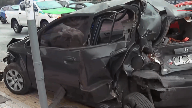 Conductor se dio a la fuga tras provocar choque múltiple cerca de Metro San Joaquín