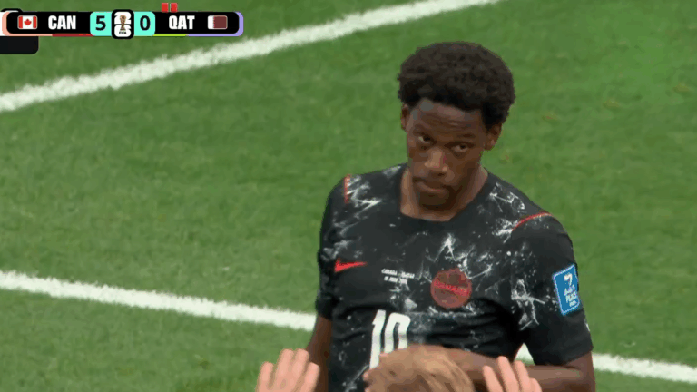 ¡Hat trick de Jonathan David! Canadá aplasta 6 a 0 a Catar en jornada histórica del Mundial