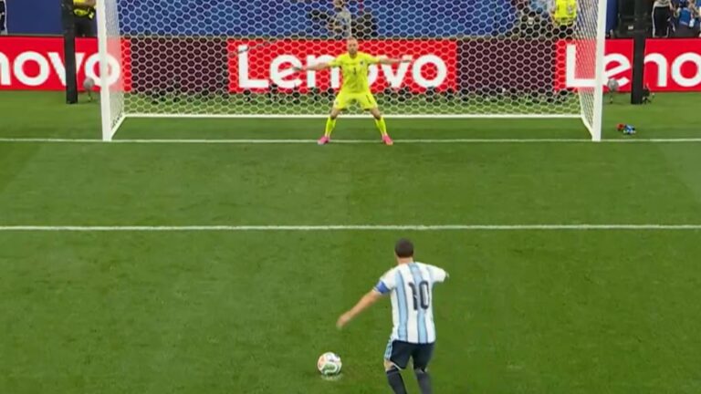 ¿Justicia divina? Messi erró un dudoso penal que le cobraron a Argentina desde el VAR