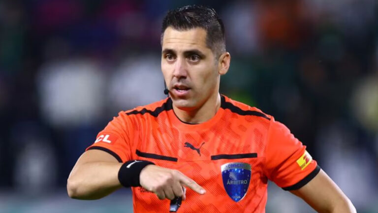 ¿Cuánto ganará? Revelan el millonario pago que recibirá Cristián Garay por arbitrar partido del Mundial 2026