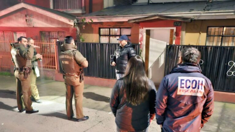 Se baraja la hipótesis del femicidio: Mujer está en riesgo vital tras ser baleada en su casa en Talcahuano