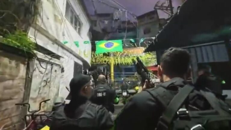 Turistas chilenos quedaron atrapados en balacera: Cuatro muertos dejó operativo en favela de Río de Janeiro