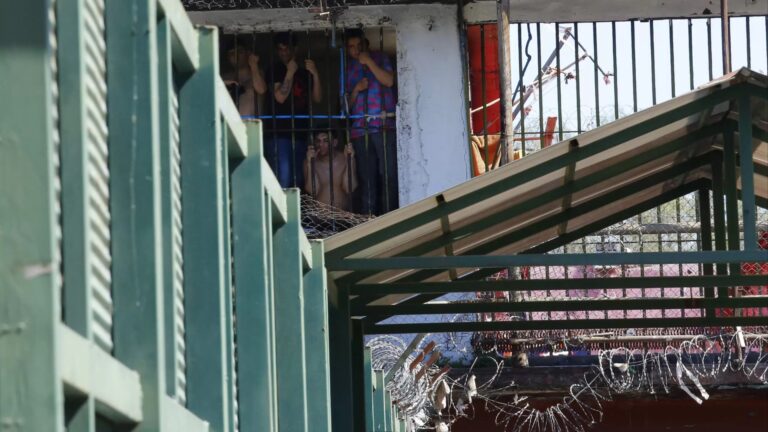Recibió una puñalada en el cuello: Reo muere en ex Penitenciaría tras riña