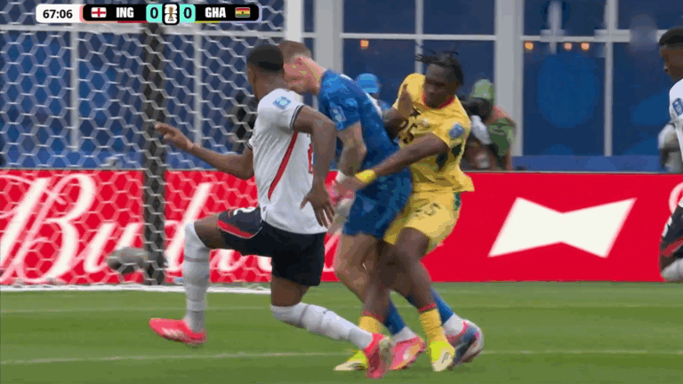 ¿No era tarjeta roja? La confusa jugada de Pickford con Prince que encendió el Inglaterra vs. Ghana