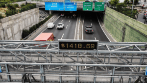 Tras aumento de conductores morosos: Evalúan posible rebaja en tarifa del TAG