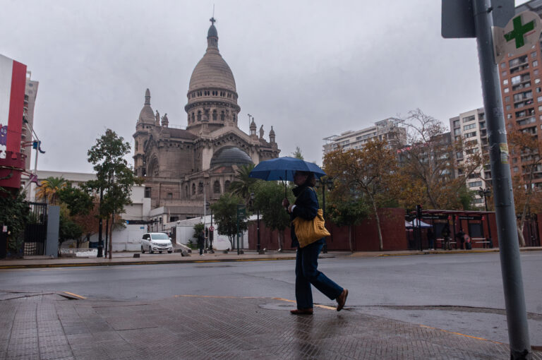 Lluvia en Santiago este fin de semana: ¿A qué hora y cuándo comienzan las precipitaciones?