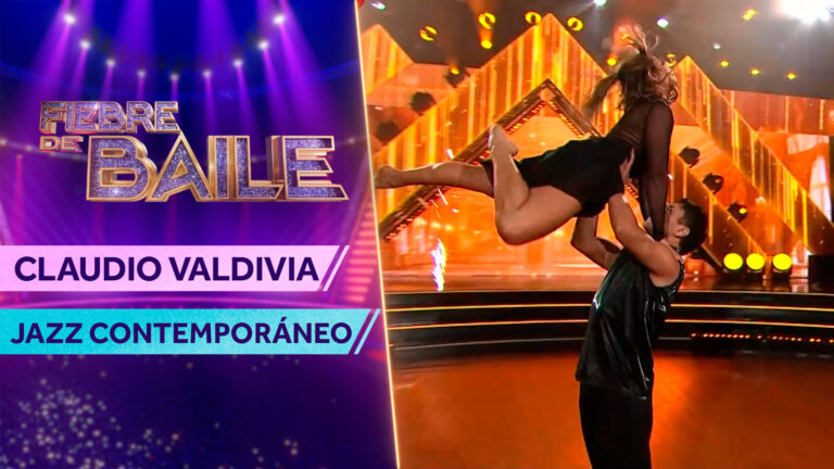 VIDEO | Claudio Valdivia se la jugó en el escenario con una apasionada performance al ritmo de Maná