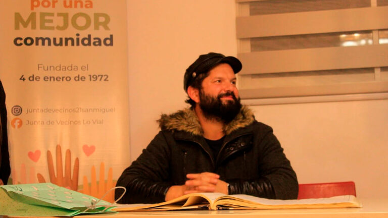 Junta de vecinos de San Miguel da la bienvenida a Boric tras unirse como socio: “Refleja la importancia de participar”