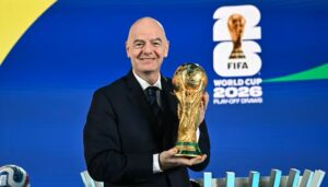 Gianni Infantino publicó extensa carta en la que apuntó contra los críticos de Mundial: 