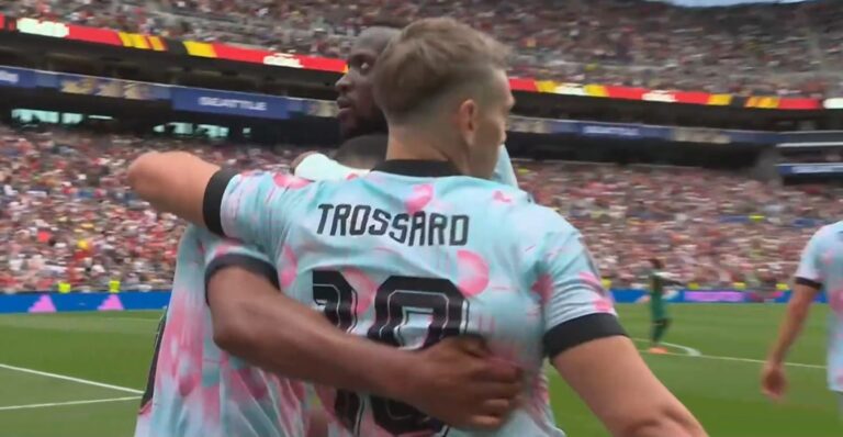 ¡De no creer! Bélgica lo empata sobre el final a Senegal tras una mala salida del arquero