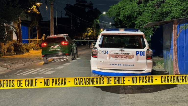 Hombre muere apuñalado en Estación Central: Cámaras de seguridad captaron pelea previa al ataque